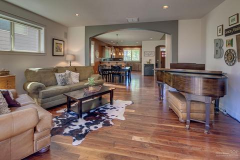 20968 Lava Flow Ln, Bend, OR 97701 photo 2