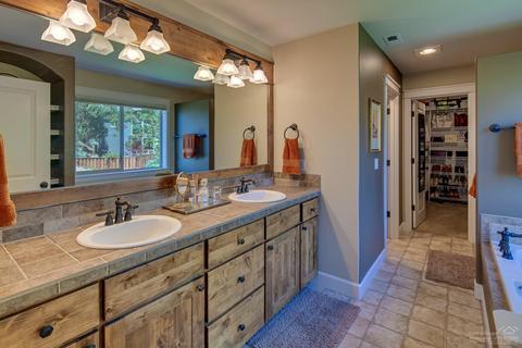 20968 Lava Flow Ln, Bend, OR 97701 photo 12