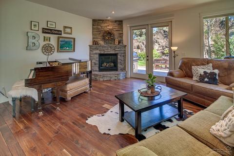 20968 Lava Flow Ln, Bend, OR 97701 photo 3