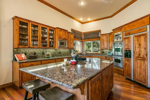 61613 Tam Mcarthur Loop, Bend, OR 97702 photo 6