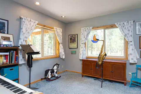 55311 Zagt Ln, Bend, OR 97707 photo 8
