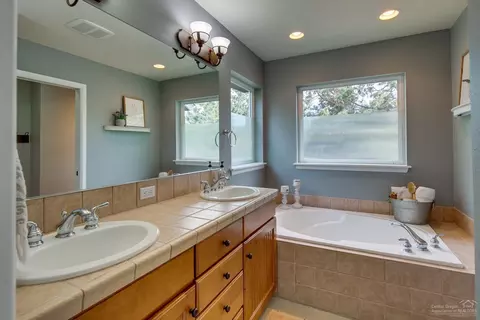 61197 Ridgewater Loop, Bend, OR 97702 photo 21