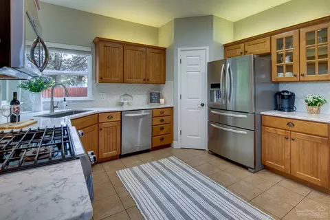 61197 Ridgewater Loop, Bend, OR 97702 photo 7