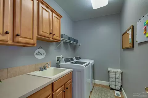 61197 Ridgewater Loop, Bend, OR 97702 photo 19