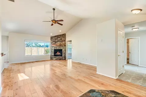 63497 Crestview Dr, Bend, OR 97701 photo 4