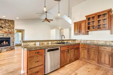 63497 Crestview Dr, Bend, OR 97701 photo 10