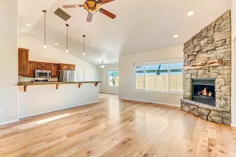 63497 Crestview Dr, Bend, OR 97701 photo 5