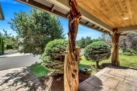 63497 Crestview Dr, Bend, OR 97701 photo 3