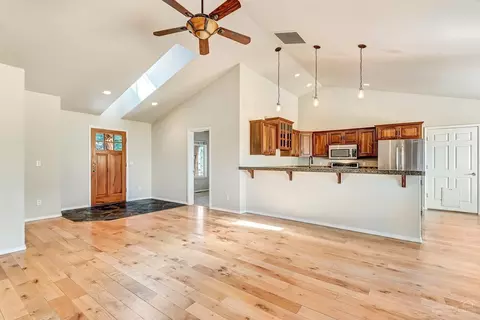63497 Crestview Dr, Bend, OR 97701 photo 8