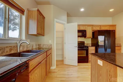 19635 Harvard Pl, Bend, OR 97702 photo 6