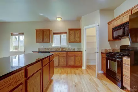 19635 Harvard Pl, Bend, OR 97702 photo 5