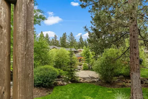 60517 Snap Shot Loop, Bend, OR 97702 photo 22