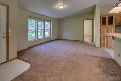 19325 Baker, Bend, OR 97702 photo 5