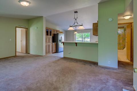 19325 Baker, Bend, OR 97702 photo 4