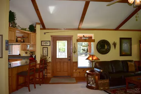 15876 6th St, La Pine, OR 97739 photo 3