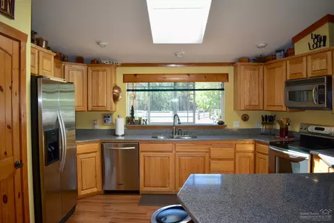 15876 6th St, La Pine, OR 97739 photo 9