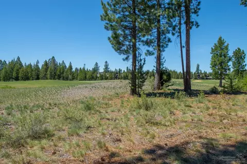 56691 Glowstone Loop, Bend, OR 97707 photo 4