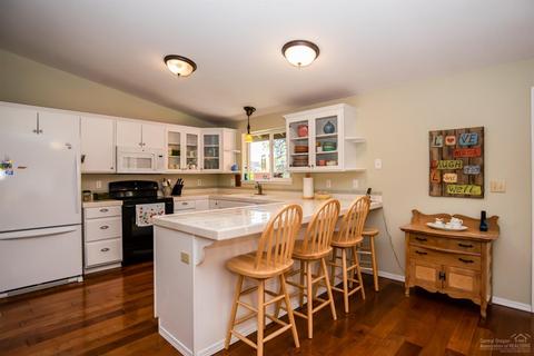 19374 Mohawk Rd, Bend, OR 97702 photo 9