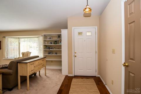 19374 Mohawk Rd, Bend, OR 97702 photo 3