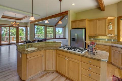 1925 NW Perspective Dr, Bend, OR 97703 photo 14