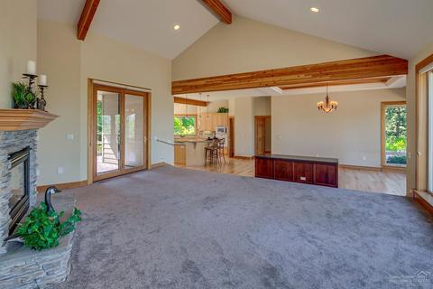 1925 NW Perspective Dr, Bend, OR 97703 photo 9