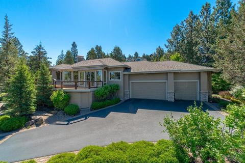 1925 NW Perspective Dr, Bend, OR 97703 photo 1