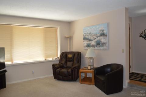 61835 SE Dobbin Rd, Bend, OR 97702 photo 4