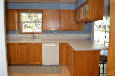 61835 SE Dobbin Rd, Bend, OR 97702 photo 5