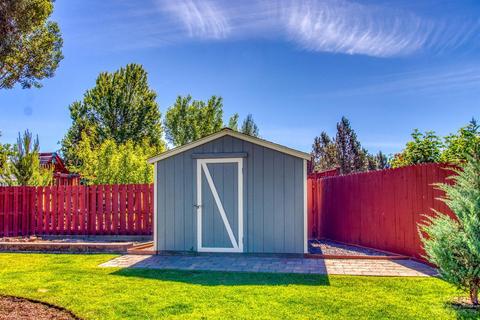 393 SE Soft Tail Loop, Bend, OR 97702 photo 25