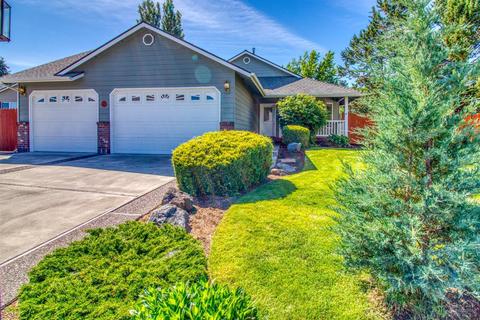 393 SE Soft Tail Loop, Bend, OR 97702 photo 1
