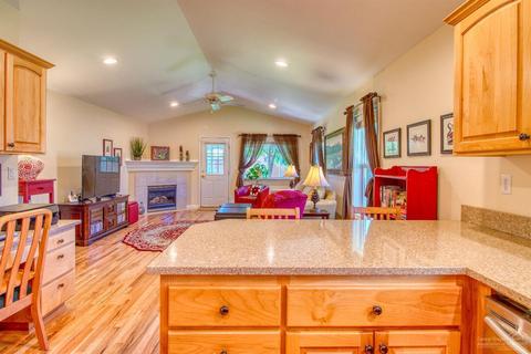 393 SE Soft Tail Loop, Bend, OR 97702 photo 9