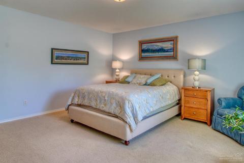 393 SE Soft Tail Loop, Bend, OR 97702 photo 19
