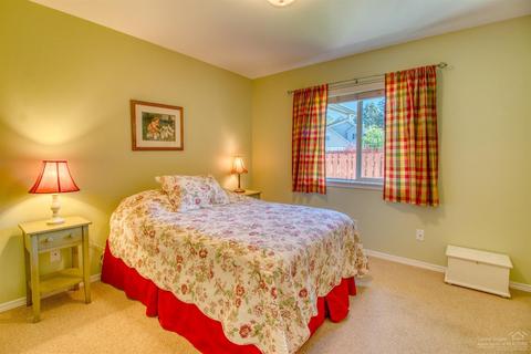 393 SE Soft Tail Loop, Bend, OR 97702 photo 14