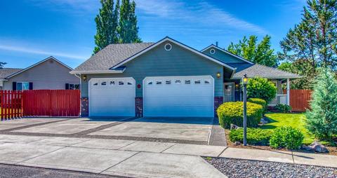 393 SE Soft Tail Loop, Bend, OR 97702 photo 2