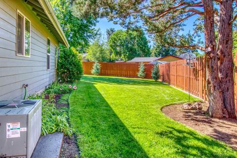 393 SE Soft Tail Loop, Bend, OR 97702 photo 21