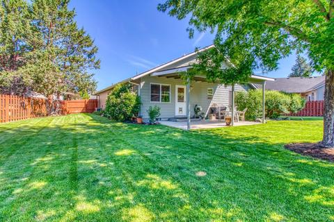 393 SE Soft Tail Loop, Bend, OR 97702 photo 22