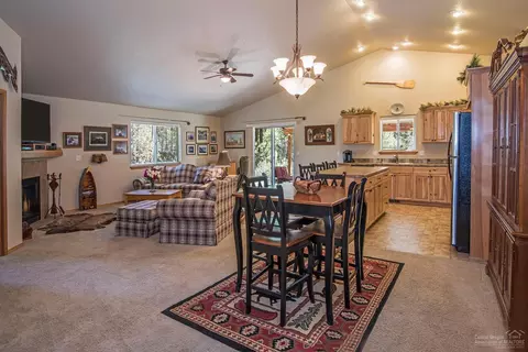 56248 Bufflehead Rd, Bend, OR 97707 photo 2