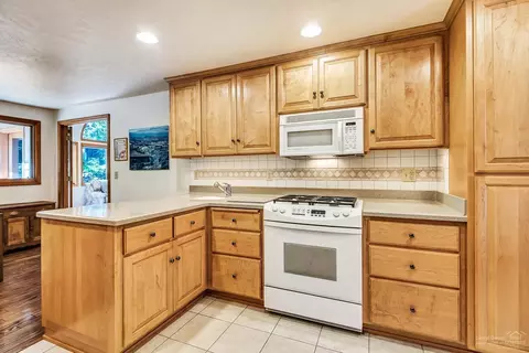 20227 Rae Rd, Bend, OR 97702 photo 7
