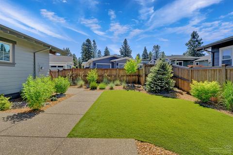 1742 NW Fields St, Bend, OR 97703 photo 23
