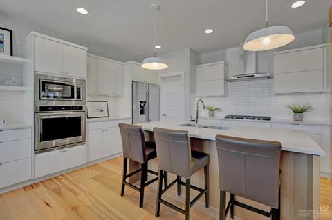 1742 NW Fields St, Bend, OR 97703 photo 8