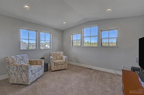 1742 NW Fields St, Bend, OR 97703 photo 17