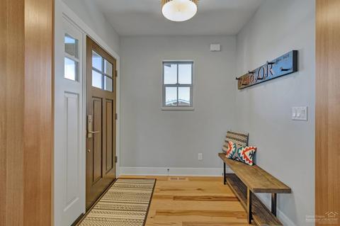 1742 NW Fields St, Bend, OR 97703 photo 4