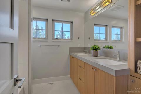 1742 NW Fields St, Bend, OR 97703 photo 19