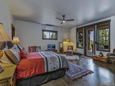 18560 Plainview Rd, Bend, OR 97703 photo 7