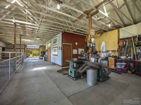 18560 Plainview Rd, Bend, OR 97703 photo 22