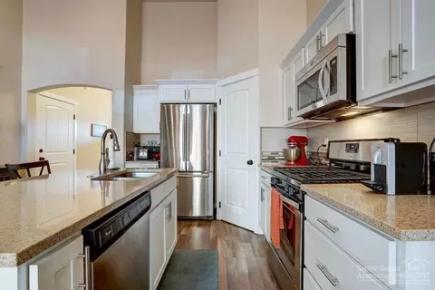 62513 Eagle Rd, Bend, OR 97701 photo 6