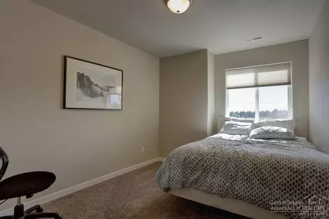 62513 Eagle Rd, Bend, OR 97701 photo 9