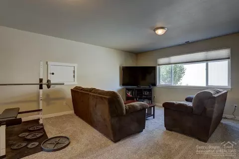 62513 Eagle Rd, Bend, OR 97701 photo 12