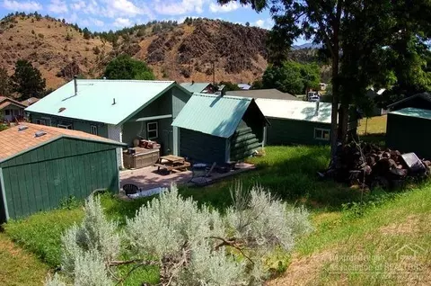 314 SE High St, Mitchell, OR 97750 photo 3