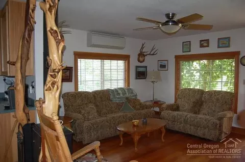 314 SE High St, Mitchell, OR 97750 photo 5
